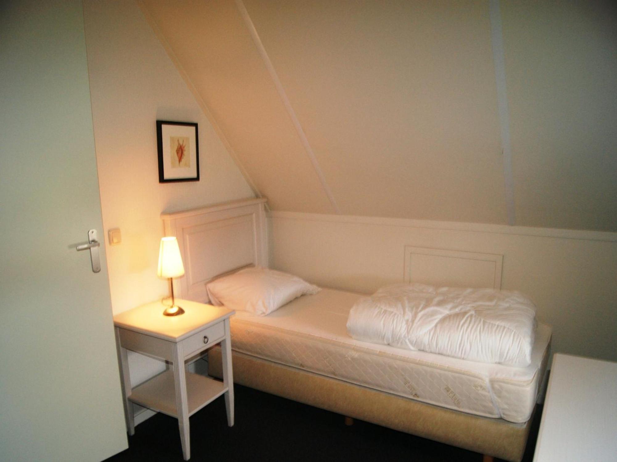 Detached Villa With Dishwasher Leeuwarden At 21Km Suameer Bagian luar foto